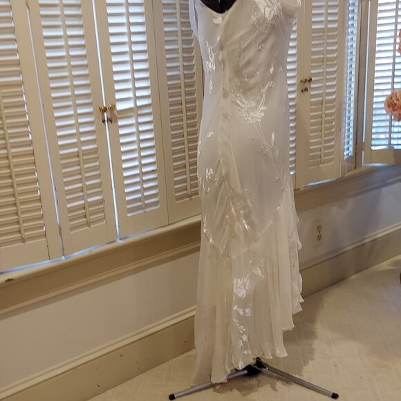 Stunning White Formal Silk Dress 6P - Picture 7 of 12